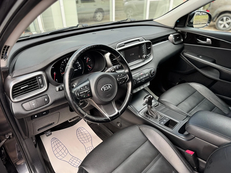 Kia Sorento, 2016г., полный привод, автомат