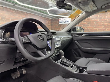 Skoda Superb, 2025г, передний привод, робот