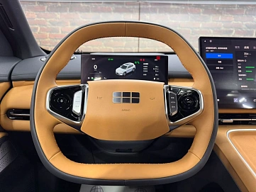 Geely Galaxy Starship 7, 2025г, передний привод, робот