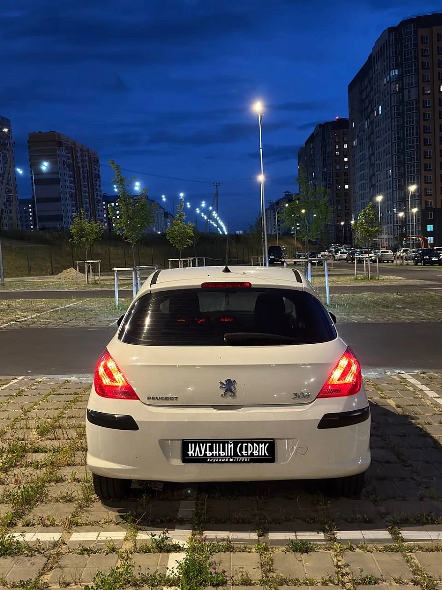 Peugeot 308, 2009г., передний привод, автомат
