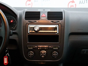 Volkswagen Golf, 2006г, передний привод, механика