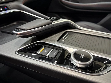 Changan UNI-T, 2023г, передний привод, робот