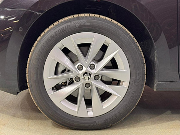 Skoda Octavia, 2024г, передний привод, робот