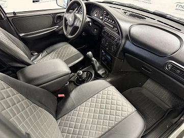 Chevrolet Niva, 2010г, передний привод, механика