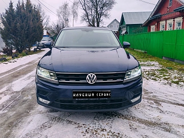 Volkswagen Tiguan, 2017г., передний привод, робот