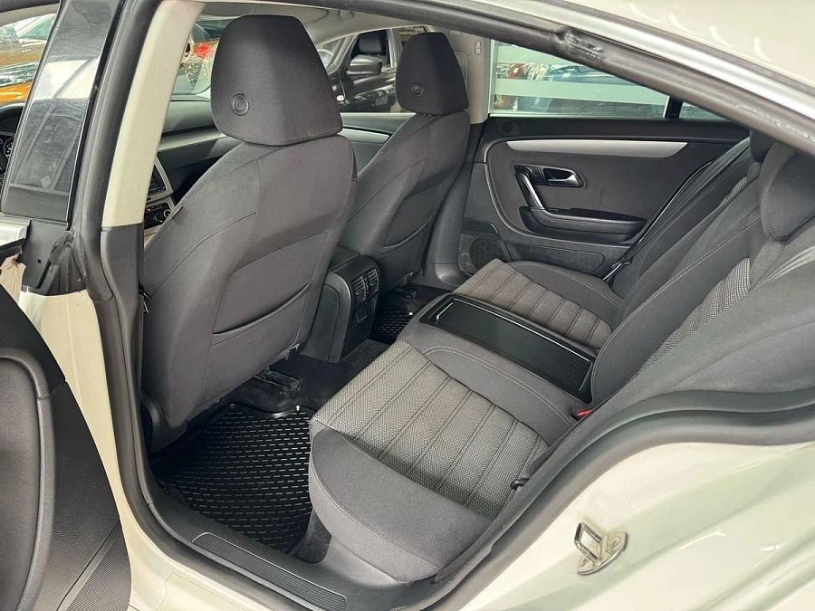 Volkswagen Passat CC, 2010г., передний привод, механика