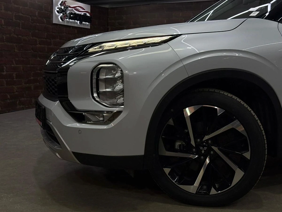 Mitsubishi Outlander, 2023г., полный привод, вариатор