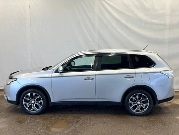 Mitsubishi Outlander, 2014г, полный привод, вариатор