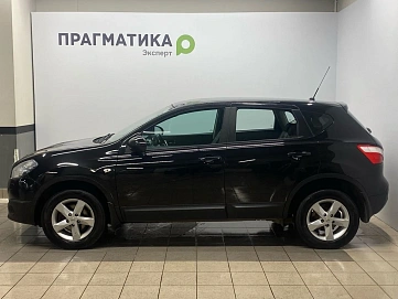 Nissan Qashqai, 2011г, передний привод, механика