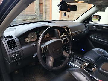 Chrysler 300C, 2010г, задний привод, автомат