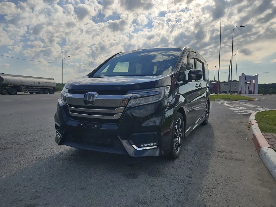 Honda Stepwgn, 2021г., передний привод, вариатор