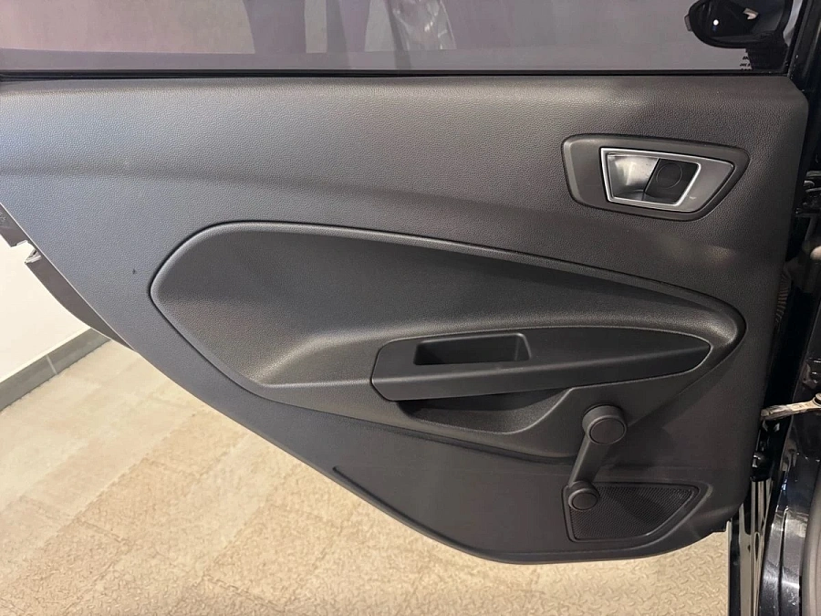 Ford Fiesta, 2015г., передний привод, автомат