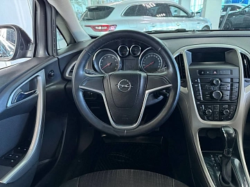 Opel Astra, 2012г, передний привод, автомат