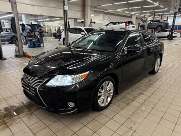 Lexus ES, 2015г, передний привод, автомат