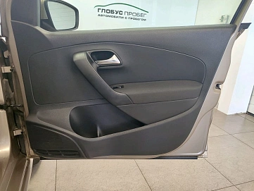Volkswagen Polo, 2015г., передний привод, автомат