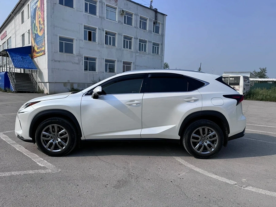 Lexus NX, 2018г., полный привод, вариатор