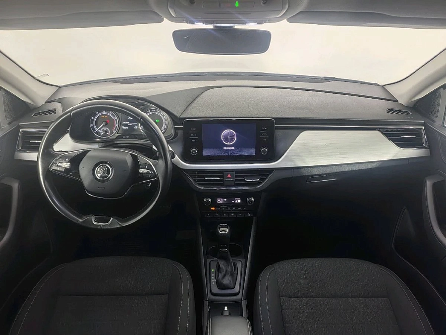 Skoda Rapid, 2021г., передний привод, робот