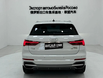 Audi Q3, 2022г, передний привод, робот