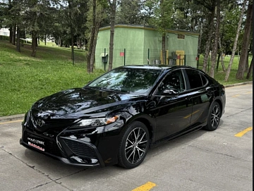 Toyota Camry, 2021г, передний привод, автомат