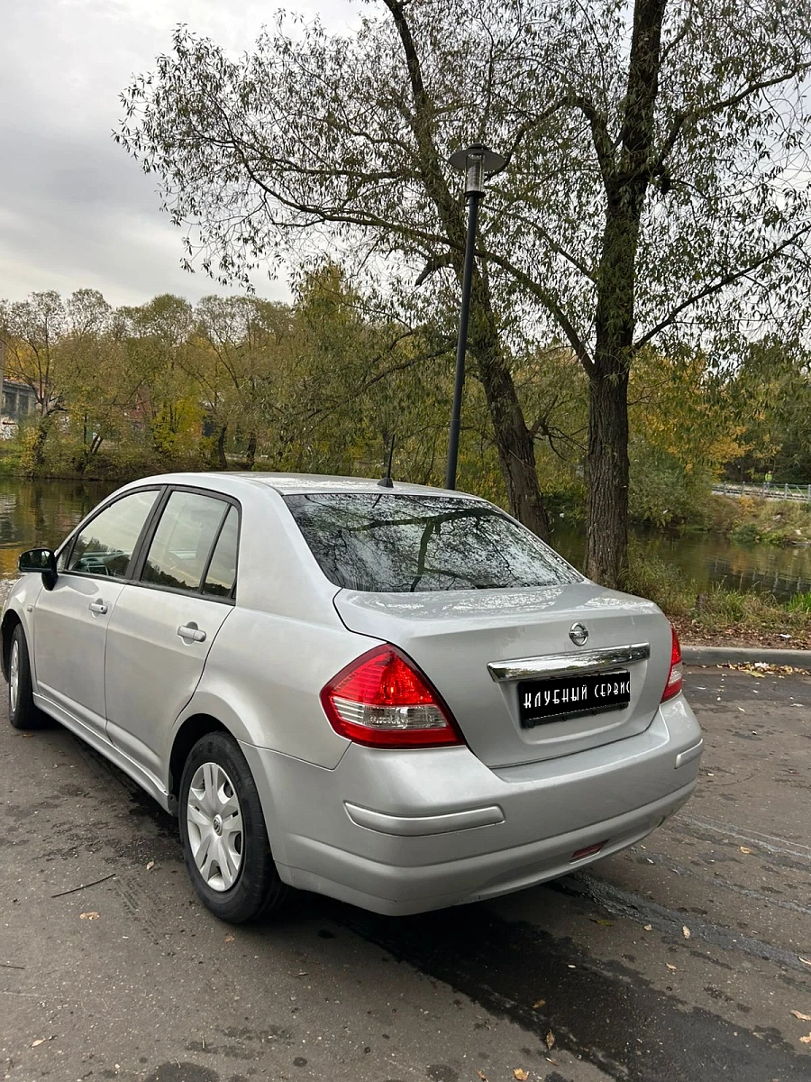 Nissan Tiida, 2012г., передний привод, механика