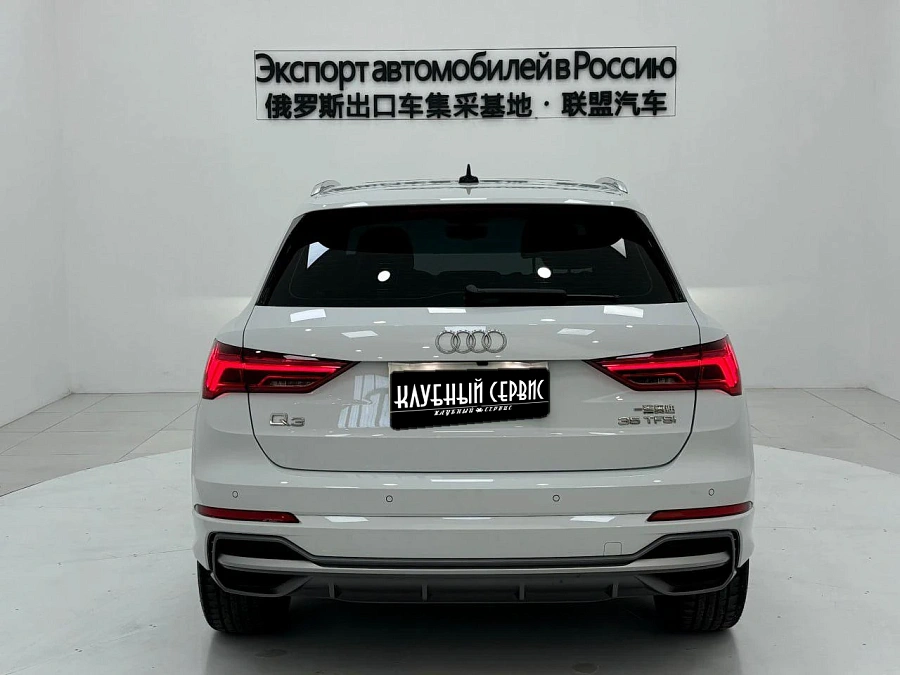 Audi Q3, 2022г., передний привод, робот