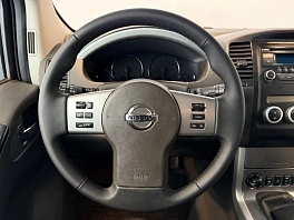 Nissan Pathfinder, 2012г, передний привод, механика