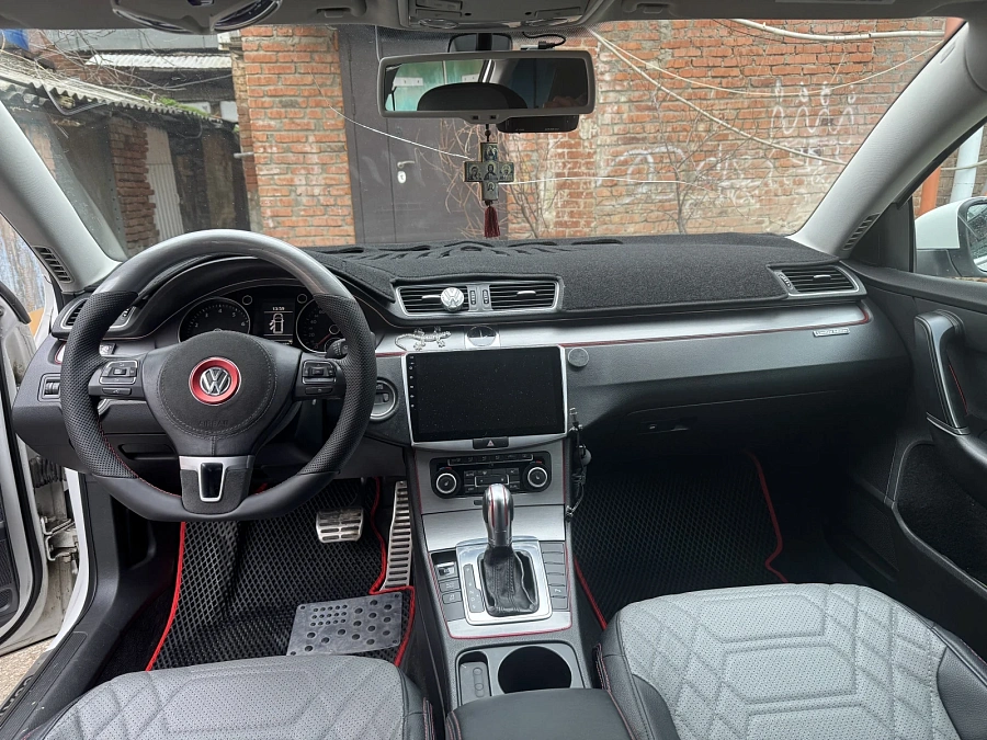 Volkswagen Passat, 2011г., передний привод, робот