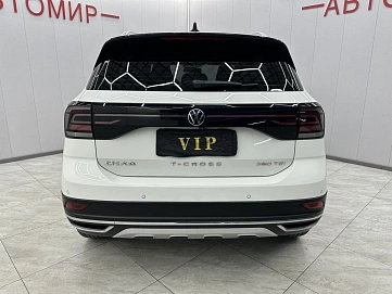 Volkswagen T-Roc, 2022г, передний привод, робот