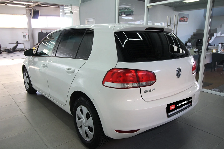 Volkswagen Golf, 2010г., передний привод, механика