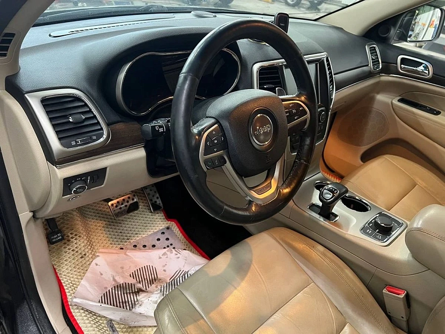 Jeep Grand Cherokee, 2014г., полный привод, автомат