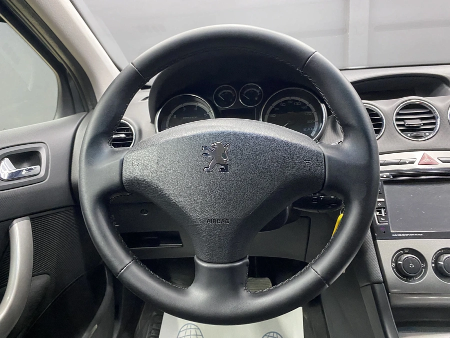 Peugeot 308, 2009г., передний привод, автомат
