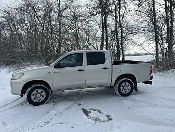 Toyota Hilux, 2013г, полный привод, механика