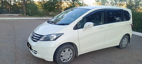 Honda Freed, 2010г, передний привод, вариатор