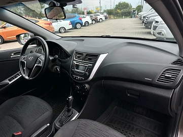 Hyundai Solaris, 2015г, передний привод, автомат