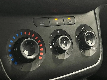 Fiat Punto, 2012г, передний привод, робот