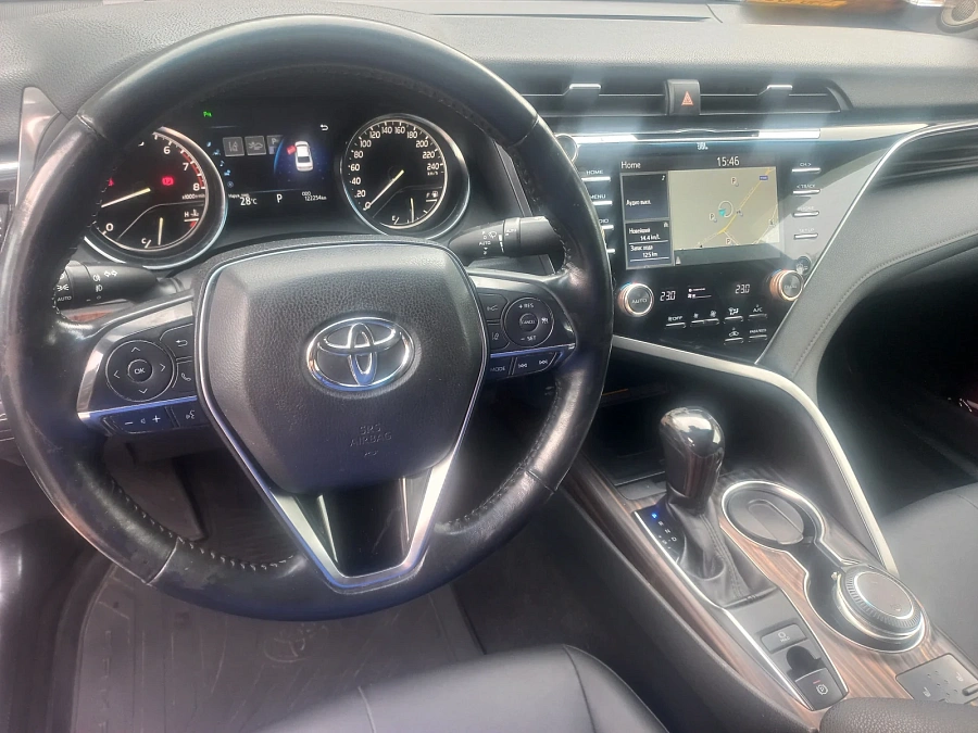 Toyota Camry, 2018г., передний привод, автомат