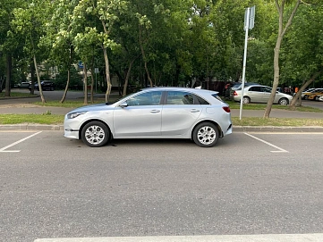 Kia Ceed, 2022г, передний привод, автомат