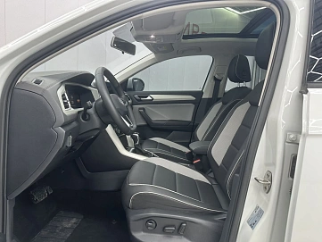 Volkswagen T-Roc, 2023г, передний привод, робот