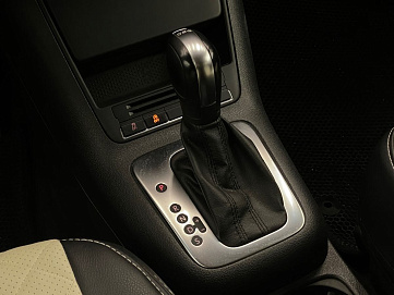 Volkswagen Tiguan, 2012г, передний привод, робот