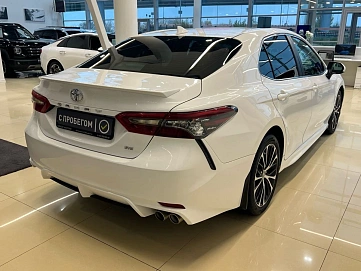 Toyota Camry, 2020г, передний привод, автомат