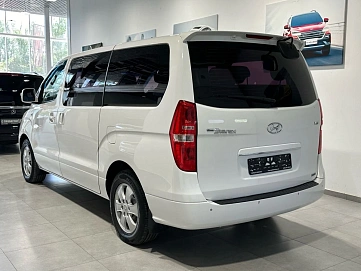 Hyundai Grand Starex, 2015г, полный привод, автомат