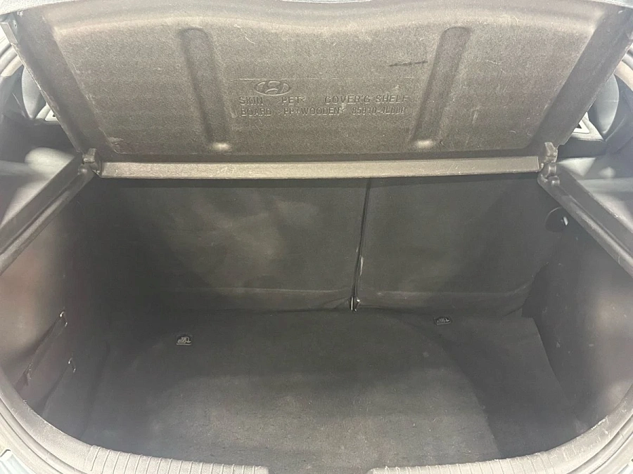 Hyundai Solaris, 2012г., передний привод, механика