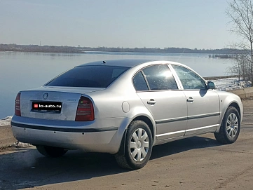 Skoda Superb, 2003г, передний привод, автомат