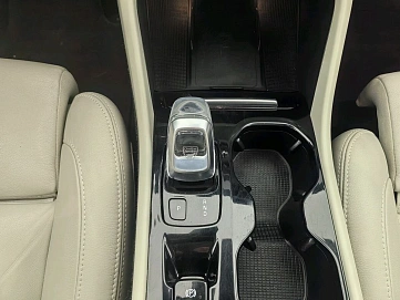 Volvo XC40, 2021г, полный привод, автомат