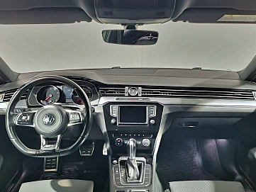 Volkswagen Passat, 2016г, передний привод, робот