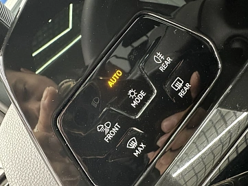 Volkswagen Golf, 2022г, передний привод, робот