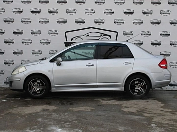 Nissan Tiida, 2010г, передний привод, автомат