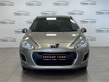 Peugeot 308, 2011г, передний привод, автомат
