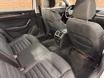 Skoda Superb, 2025г, передний привод, робот