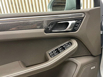 Porsche , 2019г., полный привод, робот